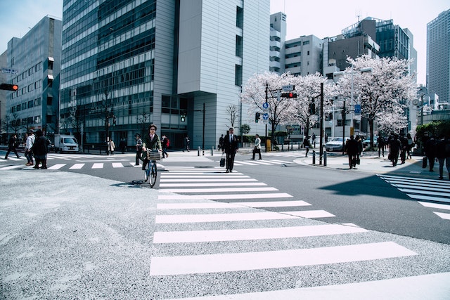 和平为何勤工俭学对在日本的留学生的职业生涯至关重要？